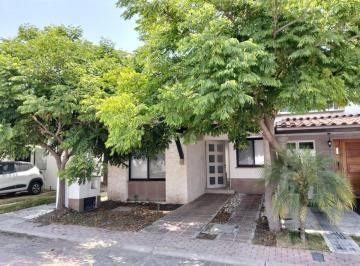 Casa de 2 habitaciones, El Marqués · Casa en Renta Amueblada en Ciudad Maderas