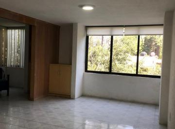 Sala · Oportunidad Única en Av Coyoacán: 61 + 9 m² de Cuarto Privado, 3er Piso Exterior