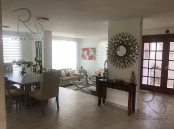 Casa · 1650m² · 7 Recámaras · 6 Estacionamientos · Casa en Venta en Ixtapan de La Sal, México