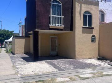 Casa de 3 habitaciones, Tlajomulco de Zúñiga · Casa en Venta Fraccionamiento Jardines del Edén