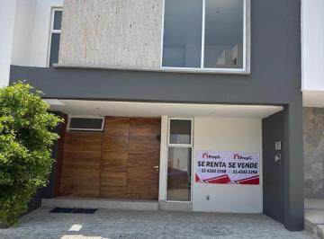 Casa · 179m² · 4 Recámaras · 2 Estacionamientos · Casa en Venta en Coto Galarza Capital Norte Zapopan Jalisco
