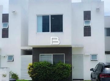 Casa · 3 Recámaras · 2 Estacionamientos · En Venta Casa en Jardines del Sur 2