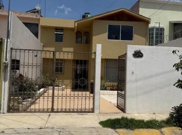 Casa · 190m² · 4 Recámaras · 2 Estacionamientos · Casa Usada en Venta Calle Girasoles, Fracc. Progreso, Pachuca Hgo.