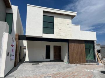 Casa de 4 habitaciones, Arteaga · Casa en Renta a Estrenar, 4 Recamaras, un Recamara Abajo, Cel 8