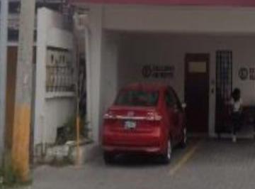 Casa uso de suelo de 5 habitaciones, Monterrey · Cconsultorios Medicos y Departamento en Venta en El Obispado en Monterrey, N. L.