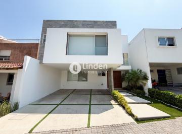 Casa · 260m² · 3 Recámaras · 2 Estacionamientos · Casa en Renta en Parque Victoria, Zona Lomas de Angelópolis I