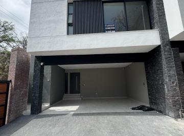 Casa · 276m² · 3 Recámaras · 2 Estacionamientos · Casa - El Barro