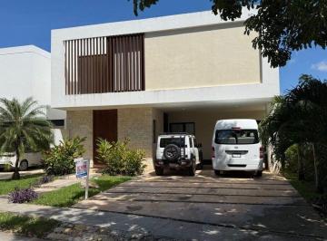 ca80e3678bd5b98e841cafb58f6e7006ad2110b5f6e17fa08acf2932d13804c5 · Casa en Venta Privada Parque Central, Al Norte de La Ciudad de Mérida, Yucatán