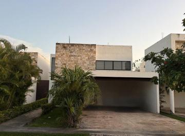 3306b671a060513b4ae87d80b18ef67ec05367b18922971fb645c84644591c46 · Casa en Venta Parque Central, Al Norte de Mérida Yucatán