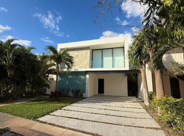 be67f06a68015f645cf5f048086dbf5e172f1a60a932b674ddd4a1335ea8bc7c · Casa en Venta Parque Central, Privada Al Norte de Mérida, Yucatán