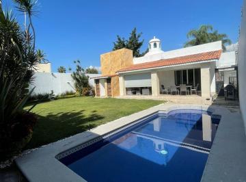 Casa · 250m² · 4 Recámaras · 2 Estacionamientos · Casa - Fraccionamiento Sumiya