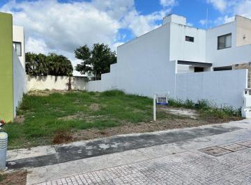 dd63b4be36a91b573bdb2ae6247199f02808dcf712cc47a354991c70471fbcb7 · Terreno en Venta, Privada Porto Alegre Al Norte de La Ciudad de Mérida