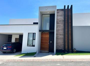Casa en condominio de 3 habitaciones, El Marqués · Casa con 298 m² de Terreno y 3 Recámaras en Venta en Zibatá