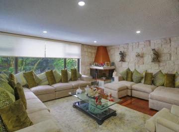 Casa · 870m² · 4 Recámaras · 6 Estacionamientos · Fuentes del Pedregal con Alberca y Jardin