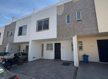 Casa de 3 habitaciones, Zapopan · Casa de Venta en Bosques de San Gonzalo - Manzano 7362