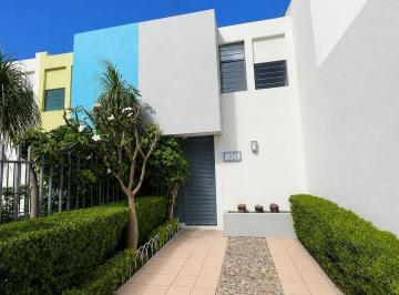 Casa · 2 Recámaras · 1 Estacionamiento · Casa en Renta, Amueblada en Zona Céntrica León, Gto.