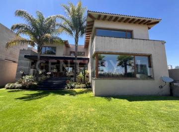 Casa en condominio · 991m² · 4 Recámaras · 10 Estacionamientos · Espectacular Casa en Renta en Cumbres de Sta. Fé