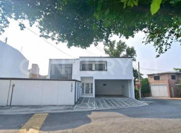 Casa · 402m² · 3 Recámaras · 4 Estacionamientos · Casa en Venta en Contry La Silla
