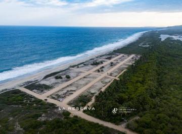 Terreno / Lote , San Pedro Mixtepec · La Reserva — Frente Al Mar en Playa Oaxaca, en Puerto Escondido