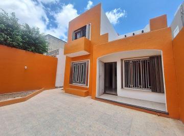 6ae09601d01c8df819f4b1c0b1ebfa8780ba400fa4ee493ed9280090d515275b · Casa en Venta con Alberca