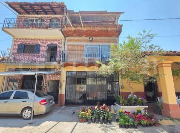 Casa · 240m² · 2 Recámaras · Se Vende Casa Tipo Fixer Upper en El Tuito, Jalisco.