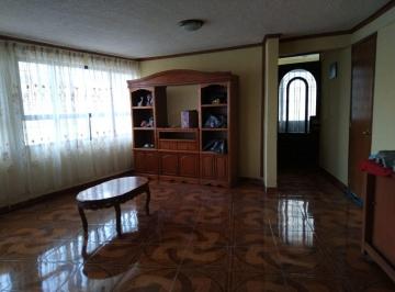 Casa de 4 habitaciones, Naucalpan de Juárez · Casa en Venta: Amplia Residencia con Bodega en Las Huertas, Naucalpan
