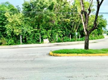 Terreno / Lote , Cozumel · Terreno Subdividido en Dos Fracciones Sobre Av Zamna