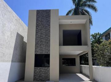 Casa · 4 Recámaras · 3 Estacionamientos · Casa en Venta, Col. Árbol Grande Cd. Madero