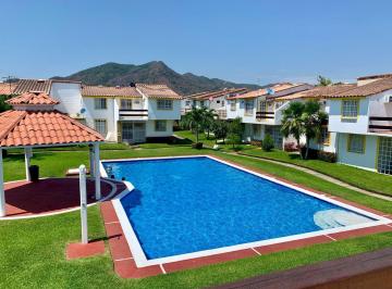 Casa · 100m² · 3 Recámaras · 1 Estacionamiento · Casa de 3 Recamaras con Alberca, en Renta en Acapulco Diamante, $13,5000 Pesos por Mes.