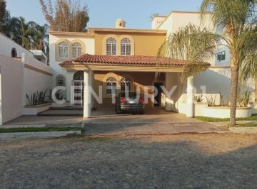 Casa · 358m² · 4 Recámaras · 3 Estacionamientos · Casa en Venta en Real Vista Hermosa Colima