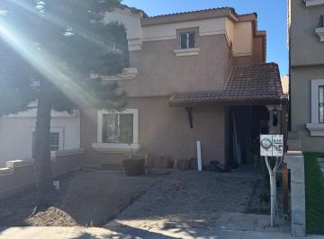 Casa de 3 habitaciones, Tijuana · Casa en Renta – Residencial Quinta Versalles