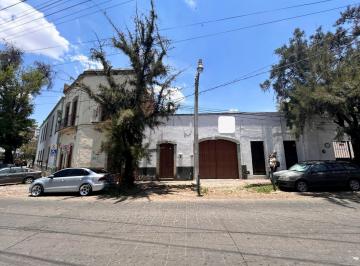 Casa · 273m² · 3 Recámaras · 2 Estacionamientos · Casa en Venta en Embajadoras Gto