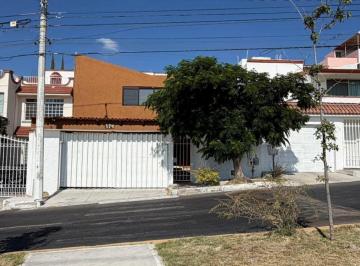 Casa de 3 habitaciones, Querétaro · Casa en Venta Excelente Ubicacion Arboledas del Parque