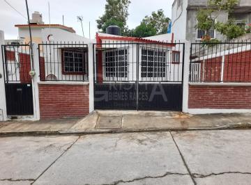 Casa · 90m² · 2 Recámaras · 1 Estacionamiento · Casa - Conjunto Habitacional Vista Hermosa