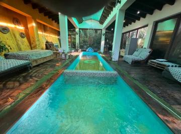 Casa de 6 habitaciones, Valle de Bravo · Se Vende Residencia Única en Valle de Bravo