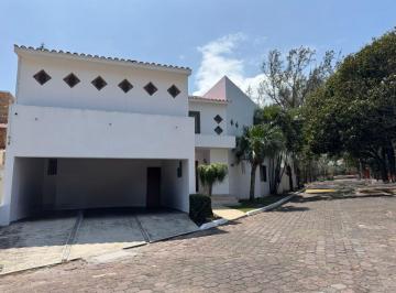 Casa en Venta de 5 habitaciones Fraccionamiento Club de Golf Villa Rica · Club de Golf… Hermosa, Súper Iluminada, Increíble Jardín y con Casa de Huéspedes Independiente