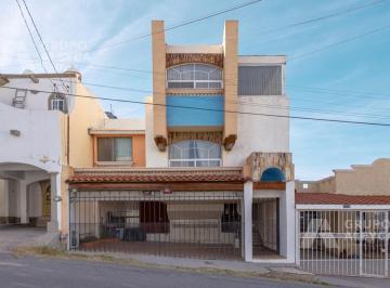 Casa · 235m² · 3 Recámaras · 3 Estacionamientos · Campestre Washington