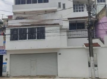 Casa de 3 habitaciones, Xalapa · ¿Tu Casa Se Quedó Pequeña o Tú Creciste Más Que Ella?