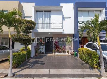 3c83820660603dacc5f9b4529304e0e1b5ffb3bf607d445652a8453fe75849f6 · Real de Valdepeñas II Casa en Venta