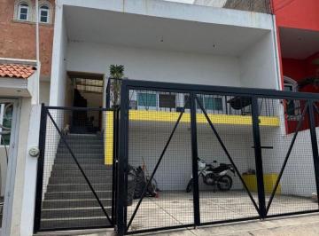 Casa de 1 habitación, San Pedro Tlaquepaque · Casa en Venta Fraccionamiento Revolución