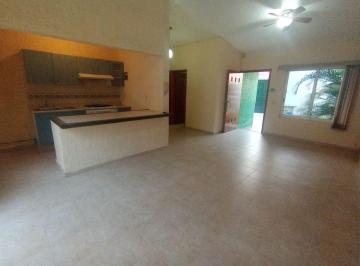 Casa de 2 habitaciones, Cuernavaca · Casa de un Nivel con Vigilancia