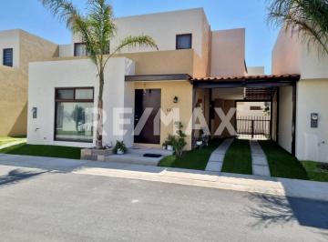 Casa de 3 habitaciones, Corregidora · Venta de Casa en Puerta Real Recamara en Planta Baja
