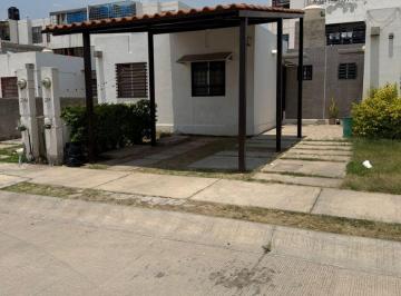 Casa de 2 habitaciones, León · ¡Casa en Renta en Héroes de León!