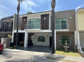 Casa de 4 habitaciones, Tlajomulco de Zúñiga · Residencia Familiar Premium con Alberca y Frente a Parque en Zona Sur (Bosques de Santa Anita)