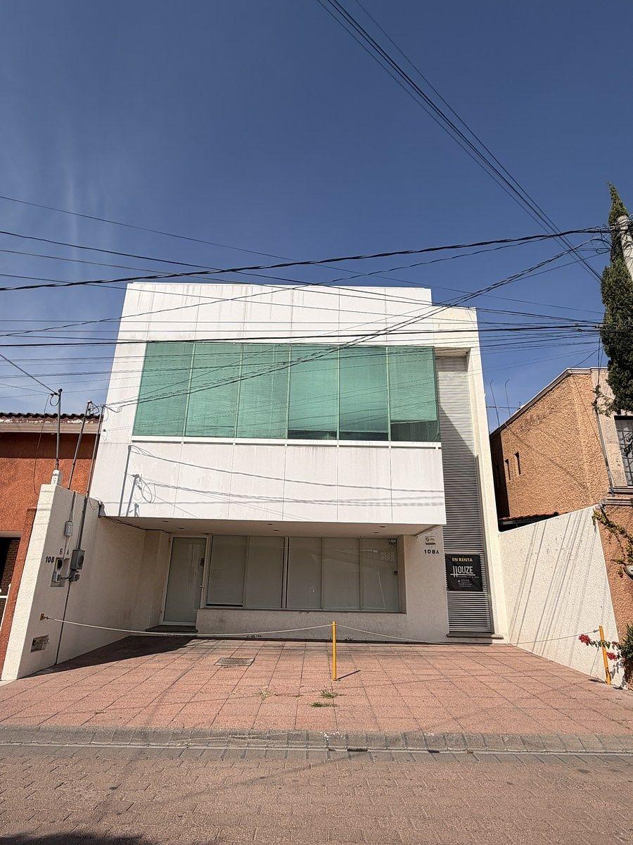 Edificio a Unos Pasos de Ave Universidad