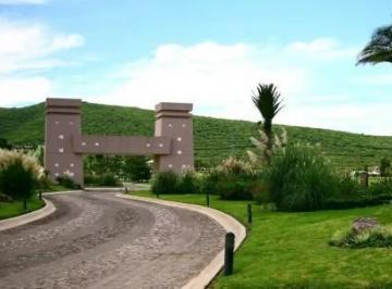Terreno / Lote · 1601m² · Terreno en Venta en Fraccionamiento Valle de Los Reyes