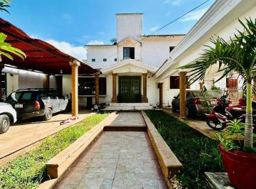Casa · 304m² · 5 Recámaras · Hermosa Residencia en Venta o Renta - Av Central, Campeche