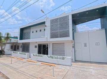 Fachada principal — Edificio Corporativo Moderno, · Corporativo Completo en Venta