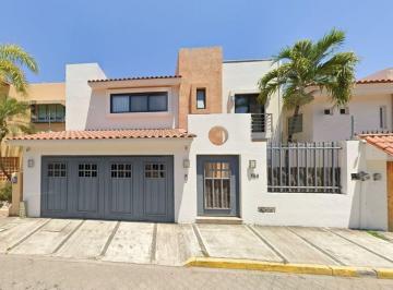 Casa de 4 habitaciones, Puerto Vallarta · Casa en Venta Colonia Diaz Ordaz por Remate, Excelente Oportunidad!