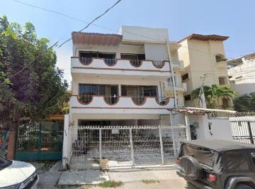 Casa de 4 habitaciones, Puerto Vallarta · Casa en Venta Colonia Zona Romantica por Remate, Excelente Oportunidad!